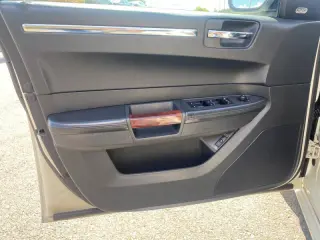 2010 Chrysler 300 C HEMI
