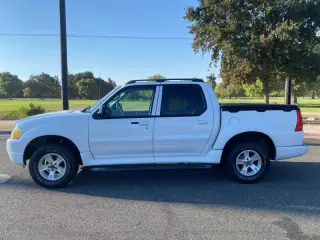 2005 Ford Explorer Sport Trac XLT