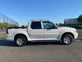 2005 Ford Explorer Sport Trac XLT
