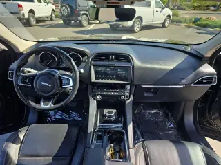 Jaguar F-PACE 2020 AWD 30t Prestige 4dr SUV