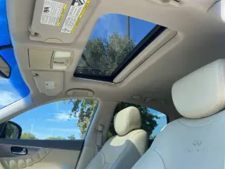 2011 Infiniti FX35