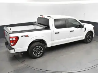 Ford F-150 2023 4x2 XL 4dr SuperCrew 5.5 ft. SB