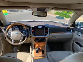 2012 Chrysler 300 Limited