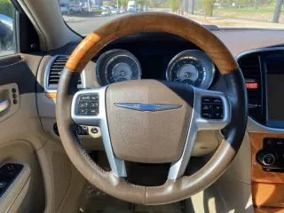 2012 Chrysler 300 Limited