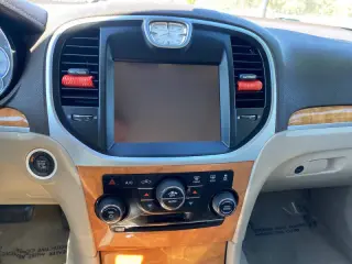 2012 Chrysler 300 Limited