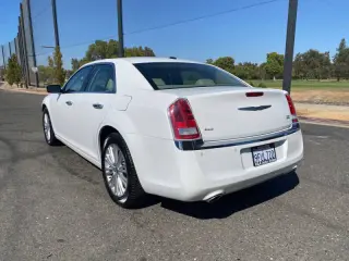 2012 Chrysler 300 Limited