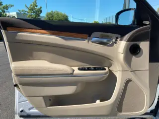 2012 Chrysler 300 Limited