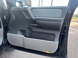 2004 Nissan Titan SE