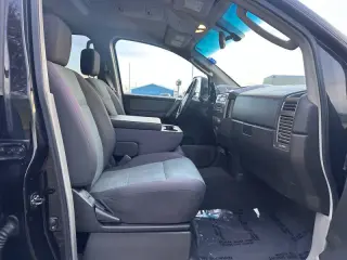 2004 Nissan Titan SE
