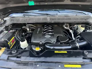 2004 Nissan Titan SE