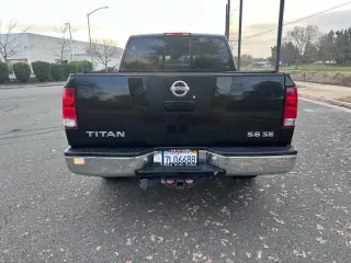 2004 Nissan Titan SE
