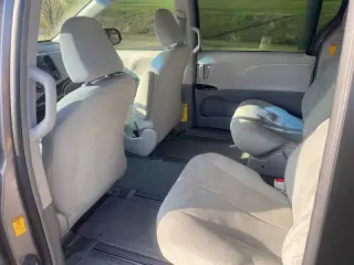 2014 Toyota Sienna L 7-Passenger