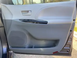 2014 Toyota Sienna L 7-Passenger