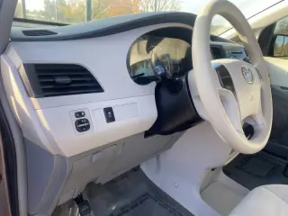 2014 Toyota Sienna L 7-Passenger