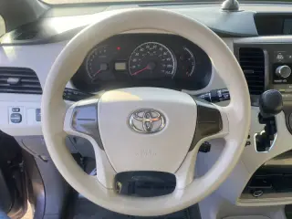 2014 Toyota Sienna L 7-Passenger