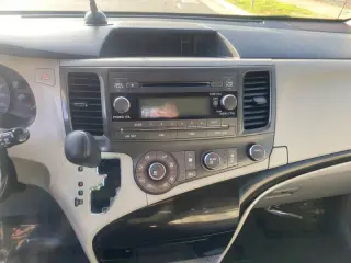 2014 Toyota Sienna L 7-Passenger