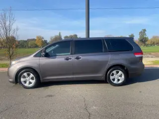 2014 Toyota Sienna L 7-Passenger
