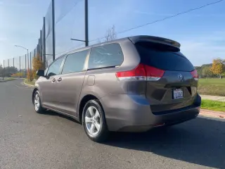 2014 Toyota Sienna L 7-Passenger