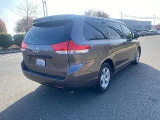 2014 Toyota Sienna L 7-Passenger