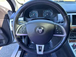 2015 Jaguar XF 2.0T Premium