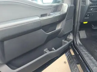Ford F-150 2023 4x4 Lariat 4dr SuperCrew 5.5 ft. SB