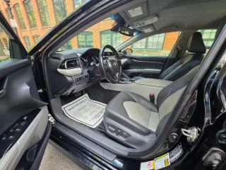 2019 Toyota Camry Hybrid XLE