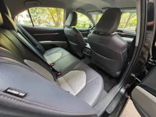 2019 Toyota Camry Hybrid XLE