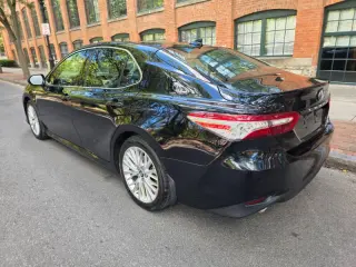 2019 Toyota Camry Hybrid XLE