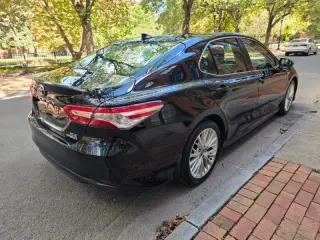 2019 Toyota Camry Hybrid XLE