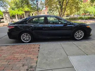 2019 Toyota Camry Hybrid XLE