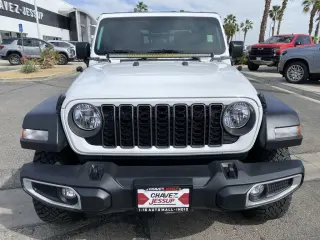 2024 Jeep Gladiator