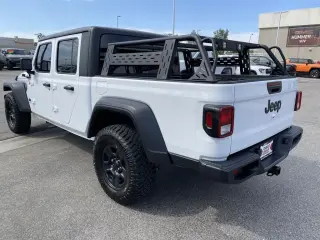 2024 Jeep Gladiator