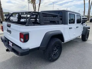 2024 Jeep Gladiator