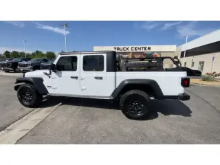 2024 Jeep Gladiator