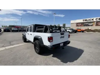 2024 Jeep Gladiator