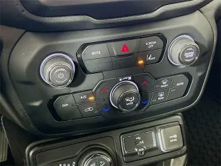 Jeep Renegade 2023 4x4 Trailhawk 4 puertas SUV