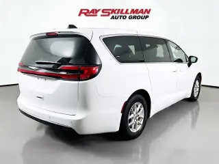 Chrysler Pacifica 2024 Touring L Furgoneta de 4 puertas
