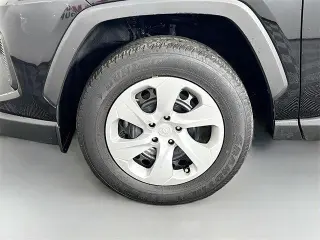 Toyota RAV4 2024 AWD LE SUV 4 puertas