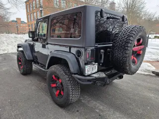 2016 Jeep Wrangler
Willys Wheeler