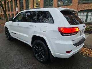 2019 Jeep Grand Cherokee
Altitude