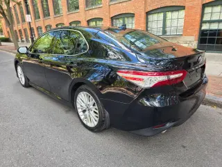 2019 Toyota Camry Hybrid
XLE