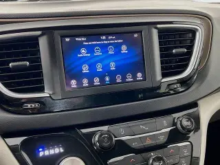 Chrysler Pacifica 2018 Touring Plus 4dr Mini-Van