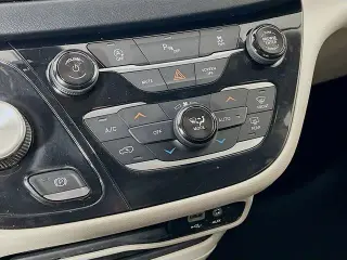 Chrysler Pacifica 2018 Touring Plus 4dr Mini-Van
