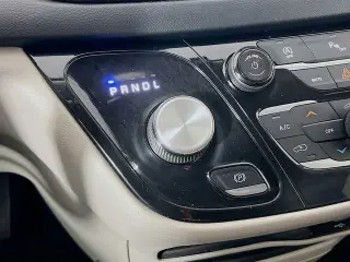 Chrysler Pacifica 2018 Touring Plus 4dr Mini-Van