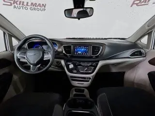 Chrysler Pacifica 2018 Touring Plus 4dr Mini-Van