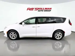 Chrysler Pacifica 2018 Touring Plus 4dr Mini-Van