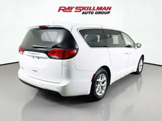 Chrysler Pacifica 2018 Touring Plus 4dr Mini-Van