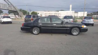 2000 Lincoln Town Car Cartier