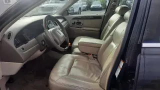 2000 Lincoln Town Car Cartier