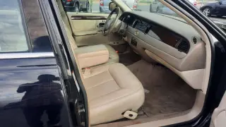 2000 Lincoln Town Car Cartier